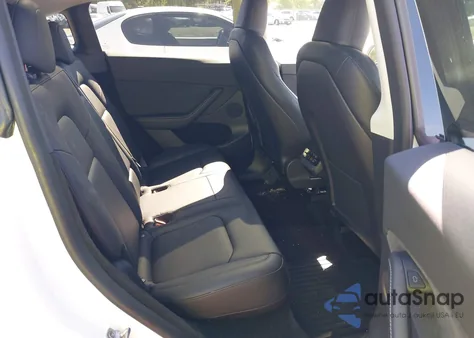 2023 Tesla Model Y Awd/Long Range Dual Motor All-Wheel Drive z USA, uszkodzony, nr VIN 7SAYGDEE7PA096439